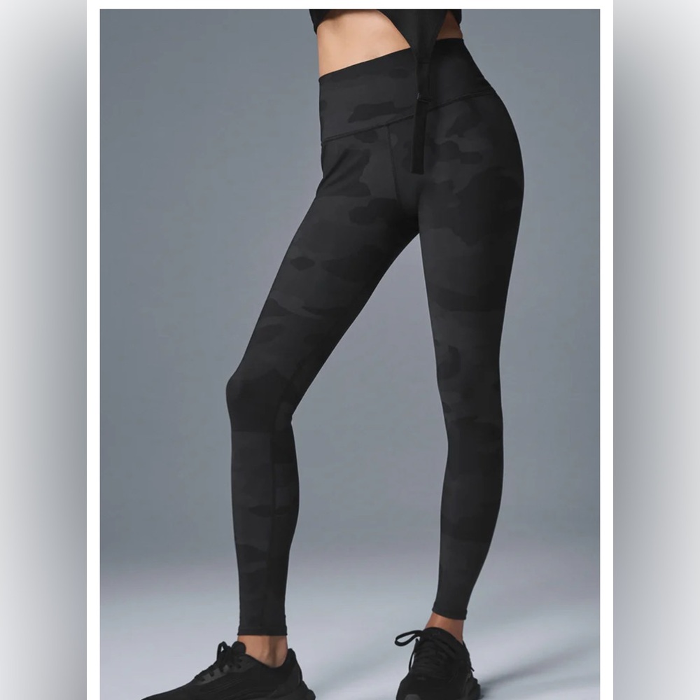 High-Waisted Camouflage Leggings